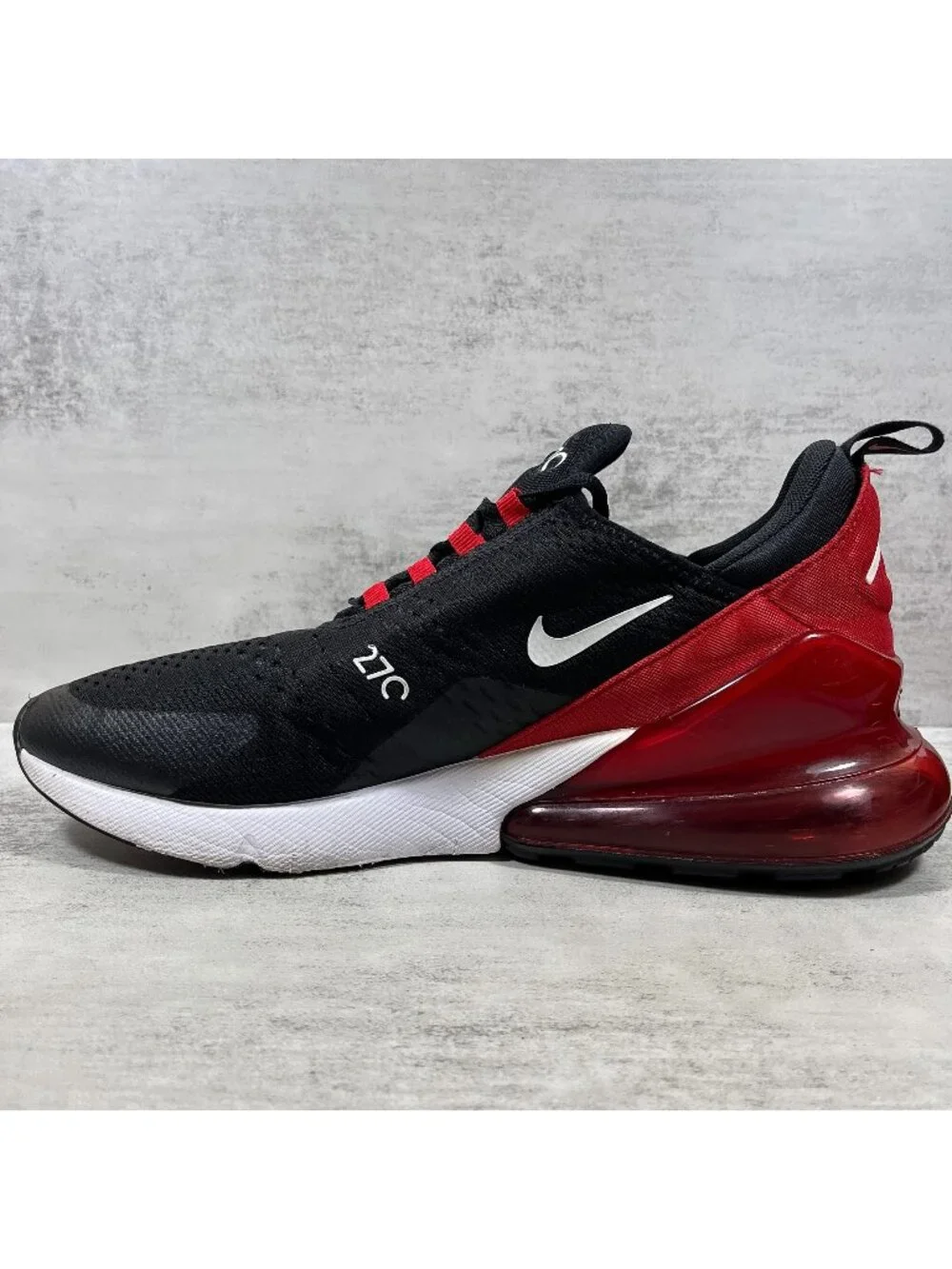Nike Air Max 270 Running Shoes - Men's Size 11 - Black Red